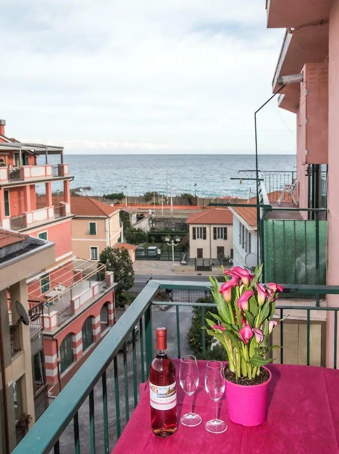 Hotel Geppi Pietra Ligure 2*,  Italia